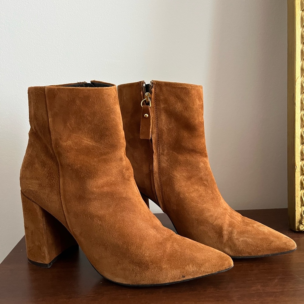 Near Perfect Condition Barneys NY Suede Booties